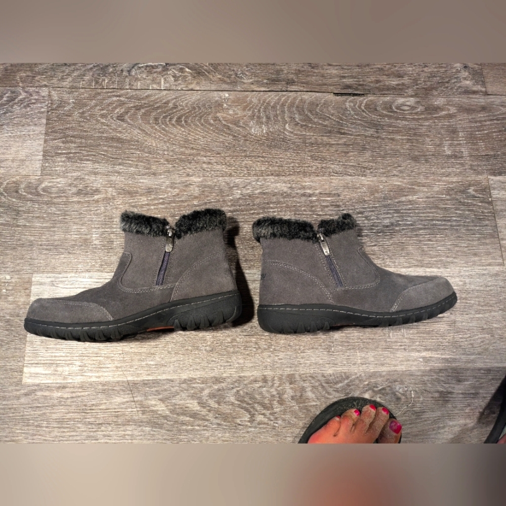 Woman's boots